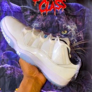 Jordan 11 “legend blue” size 11